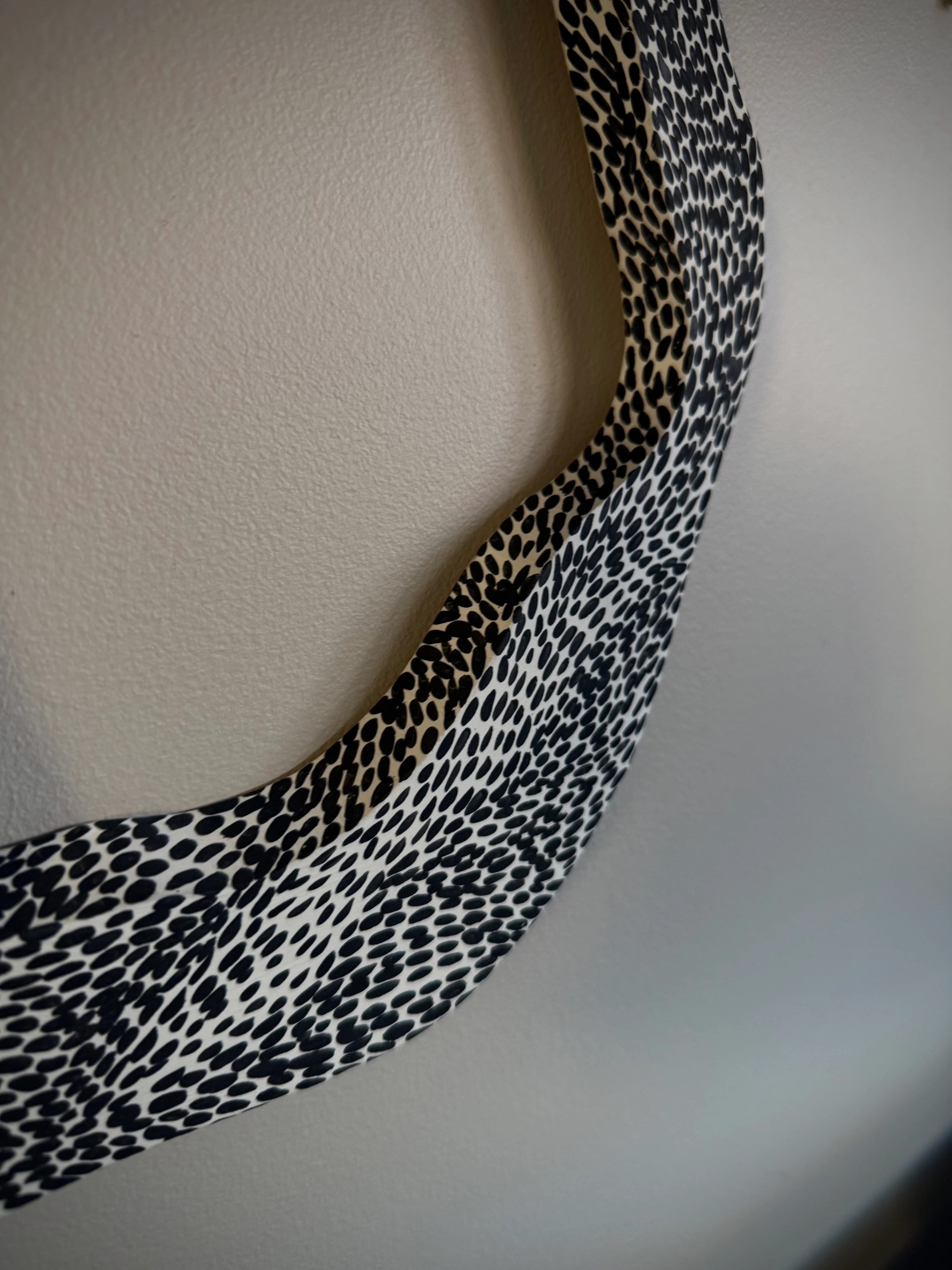 Wall sculpture "Monochrome Circle" - Image 3